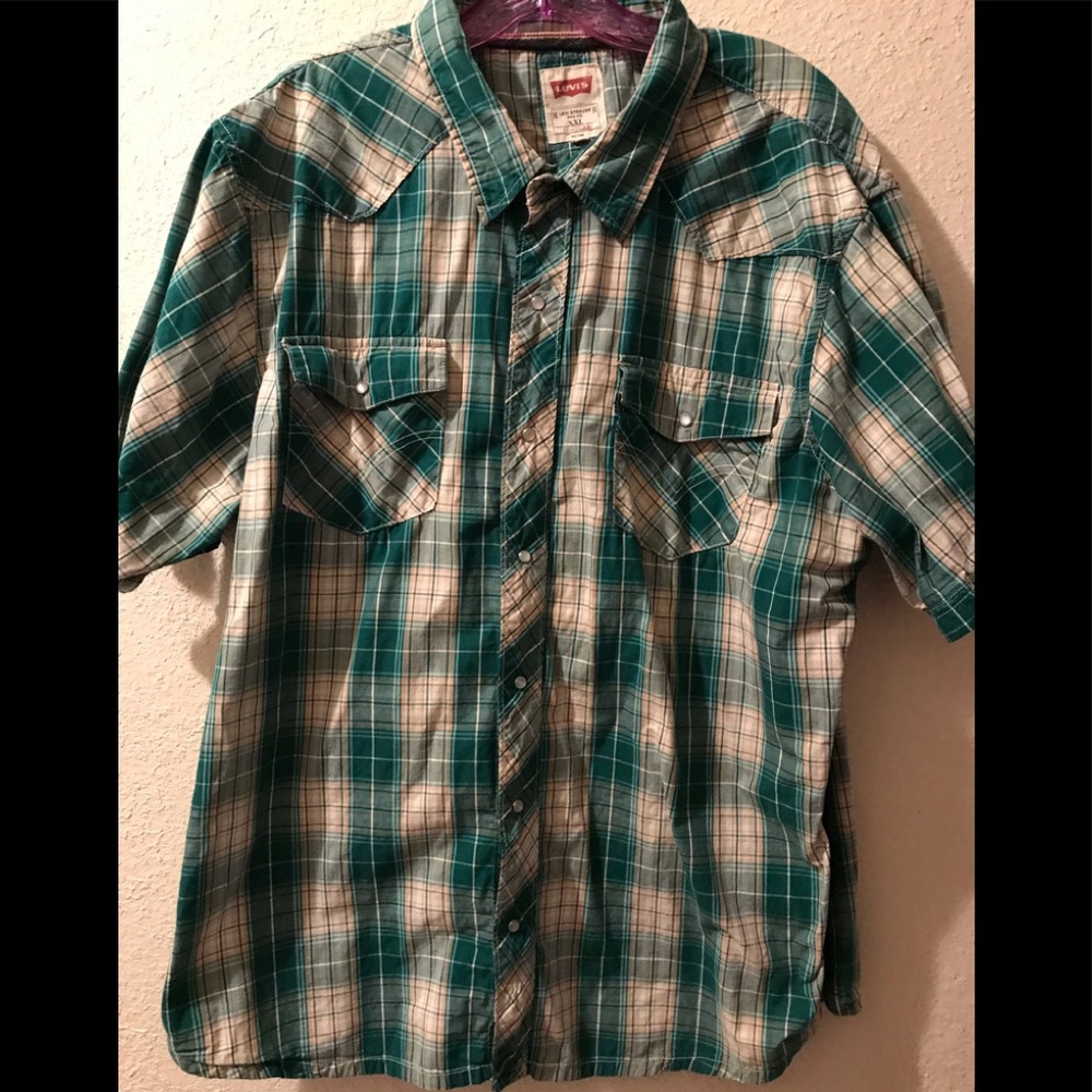 Levi’s Vintage Pearl 70’s Snap Short Sleeve Shirt.